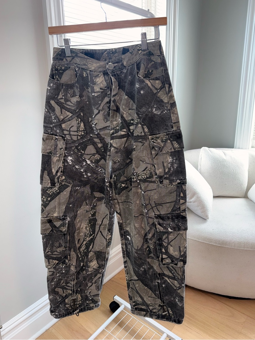 MANIERE DE VOIR Gray Paint-Splatter Cargos